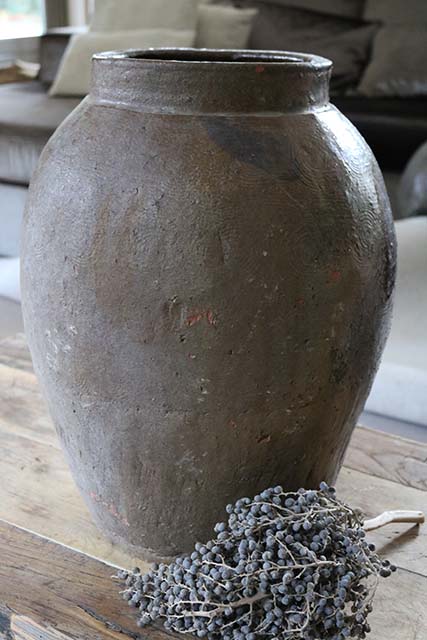 Grote oude stenen vaas - VIEVE HOME- Tijdloos